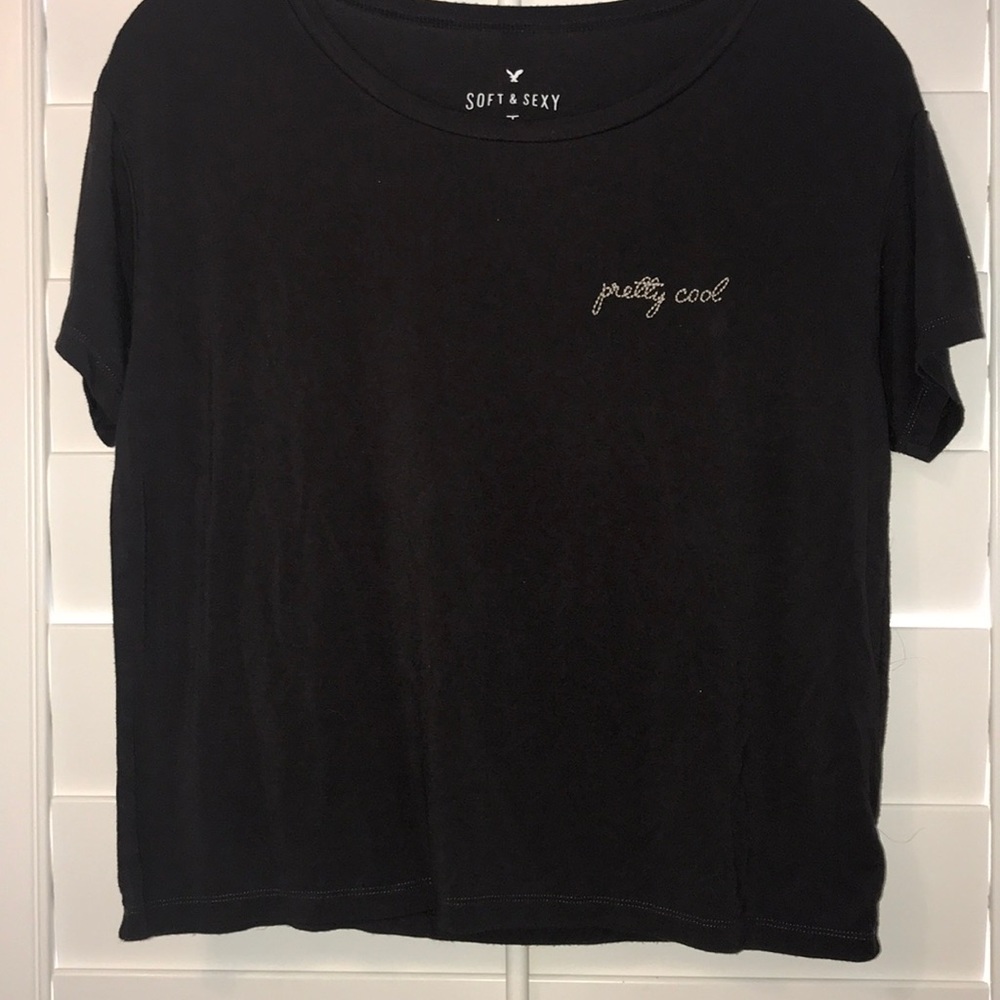 Gray Tee “pretty cool” American eagle